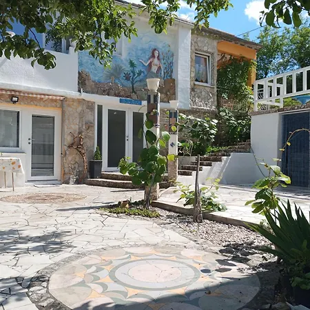 Sirena Apartman *